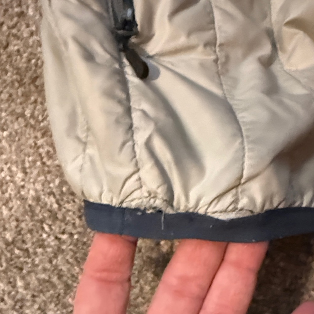Filson Men's Puffer Jacket - Blue and Cream - Picture 4 of 8